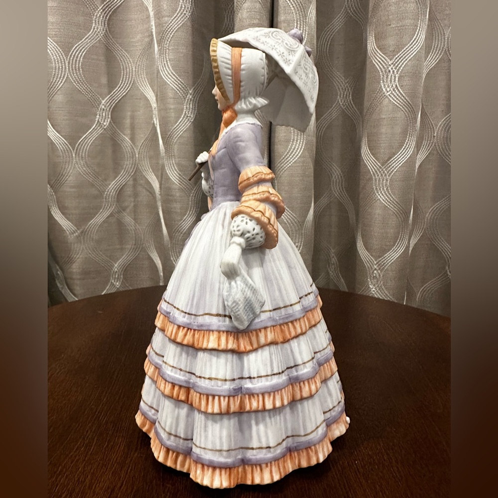 Lenox Collection “Springtime Promenade” Fine Porcelain Sculpture - Picture 4 of 11
